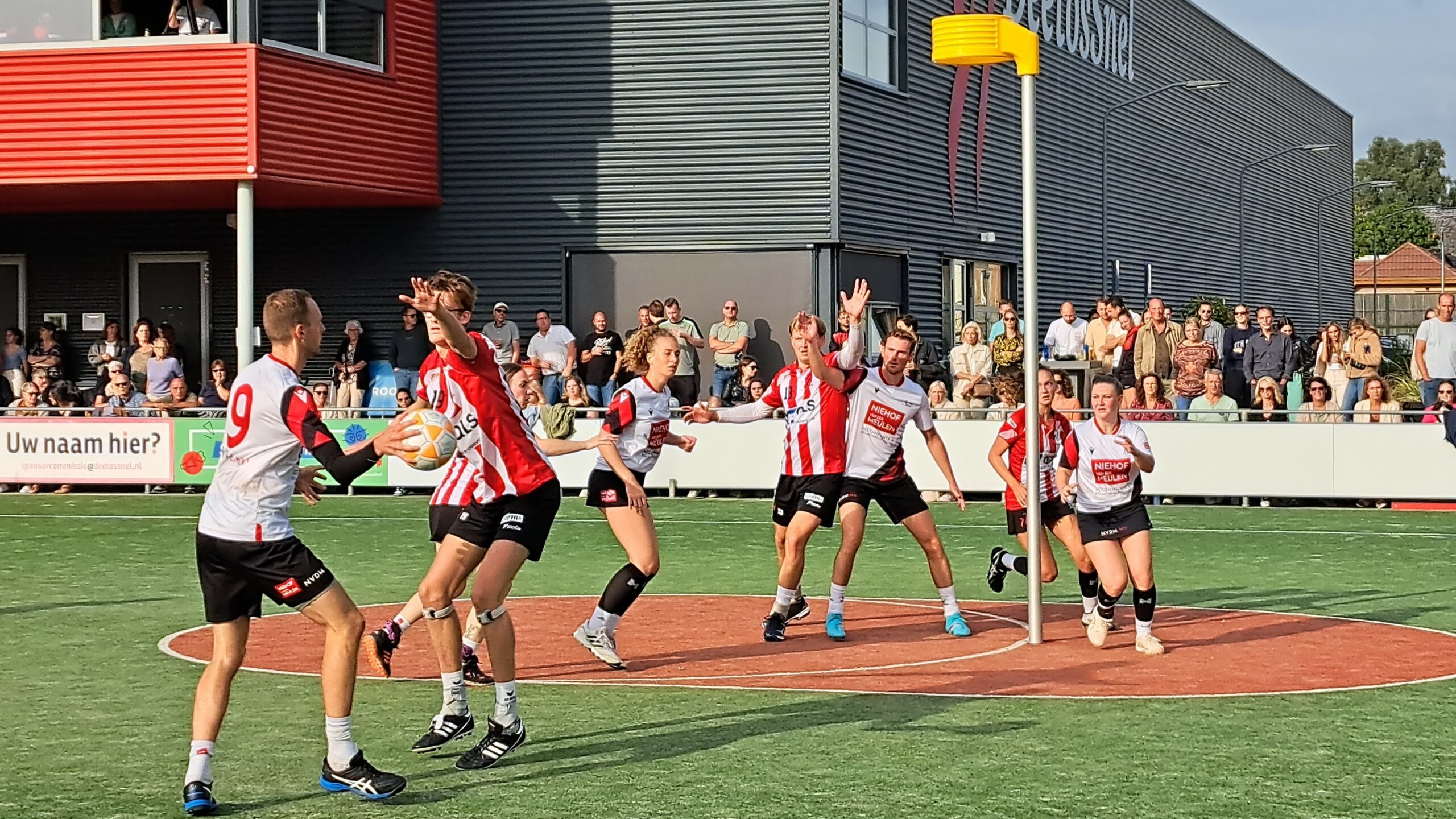 DeetosSnel wint ook return Dordtse derby