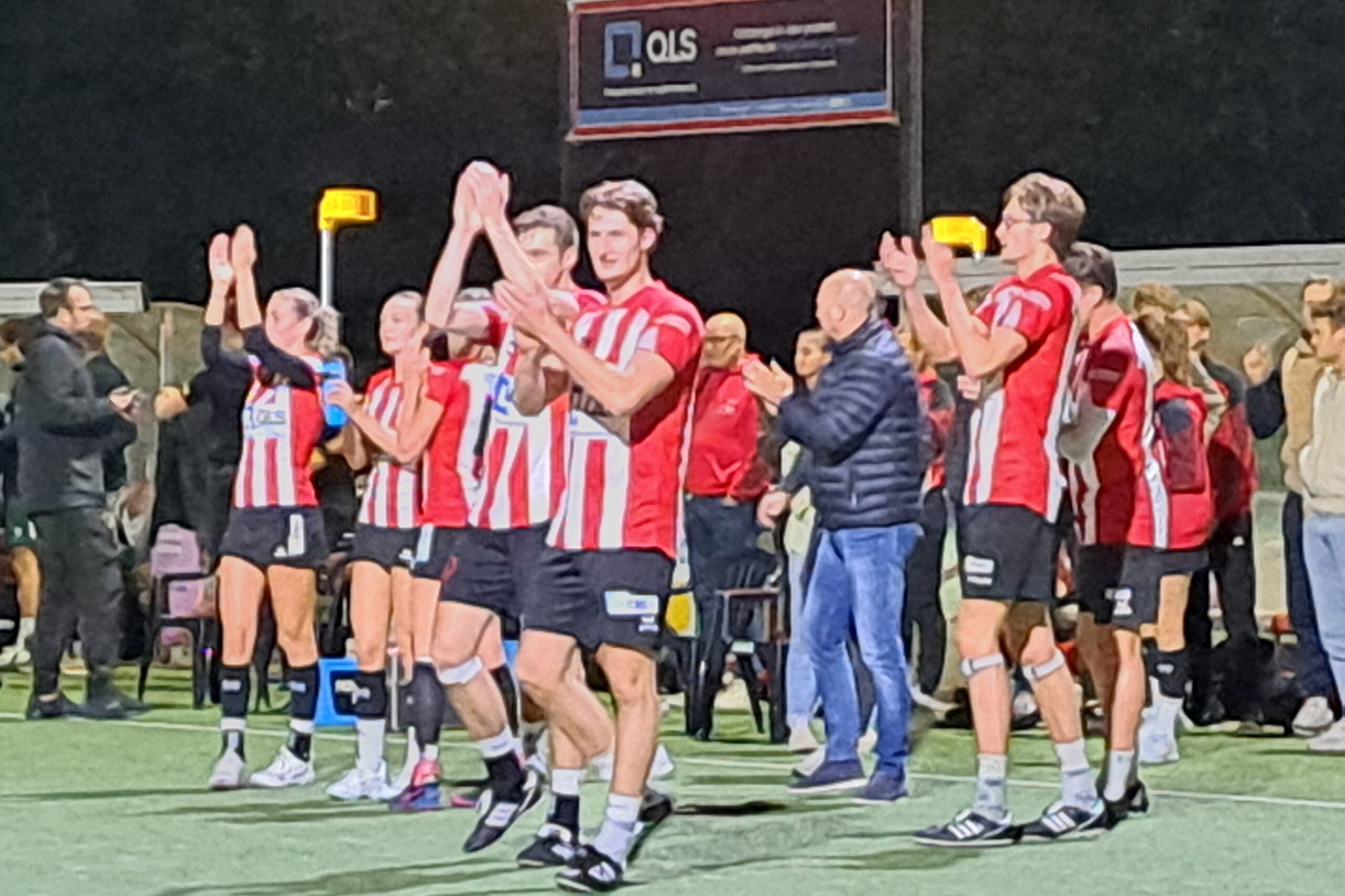 DeetosSnel/QLS verslaat PKC/Vertom met 17-16